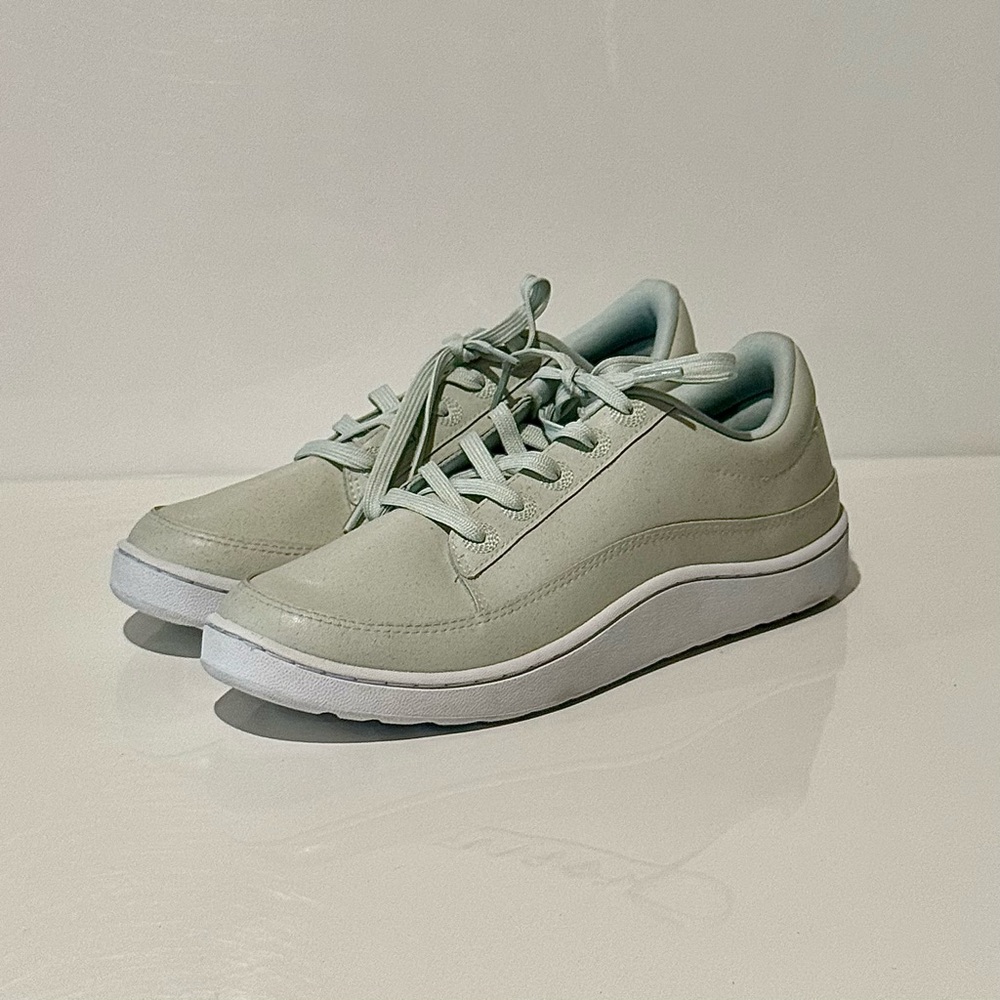 Allbirds Womens Shoes Green Leather Plant Pacer Sneaker Blizzard Sole US 10